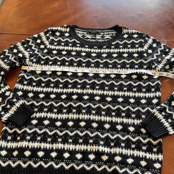 Forever 21 Black & White Geometric Print Oversized Sweater - Picture 6 of 8